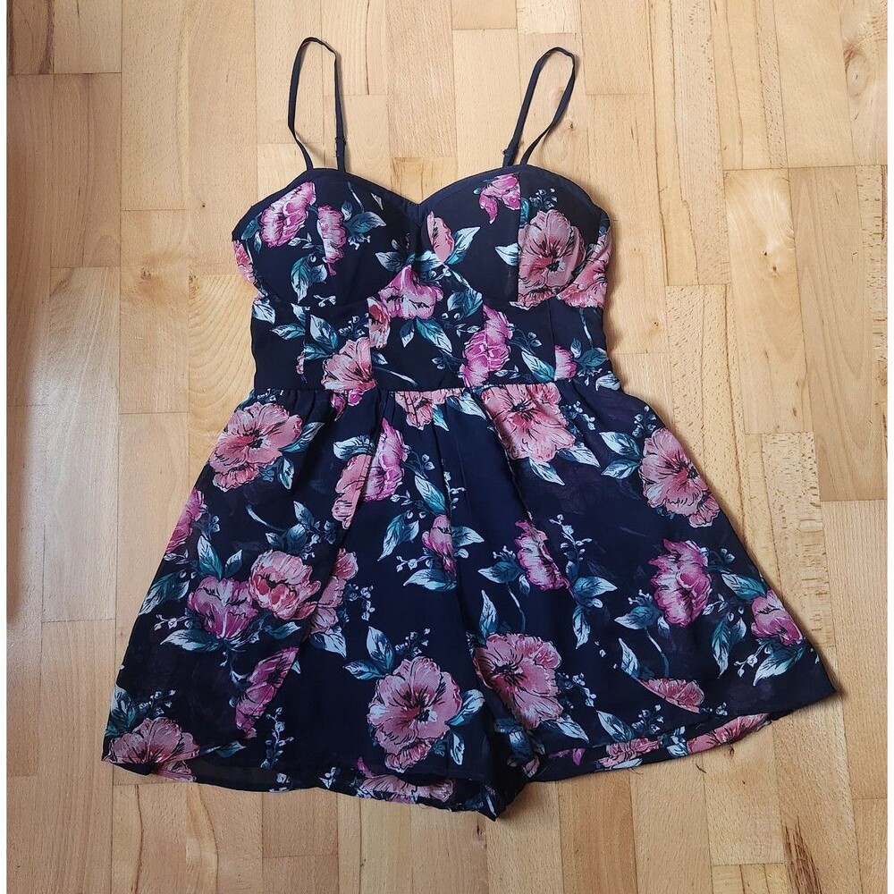 Xhilaration Navy Floral Flowy Romper, Medium - Picture 2 of 9